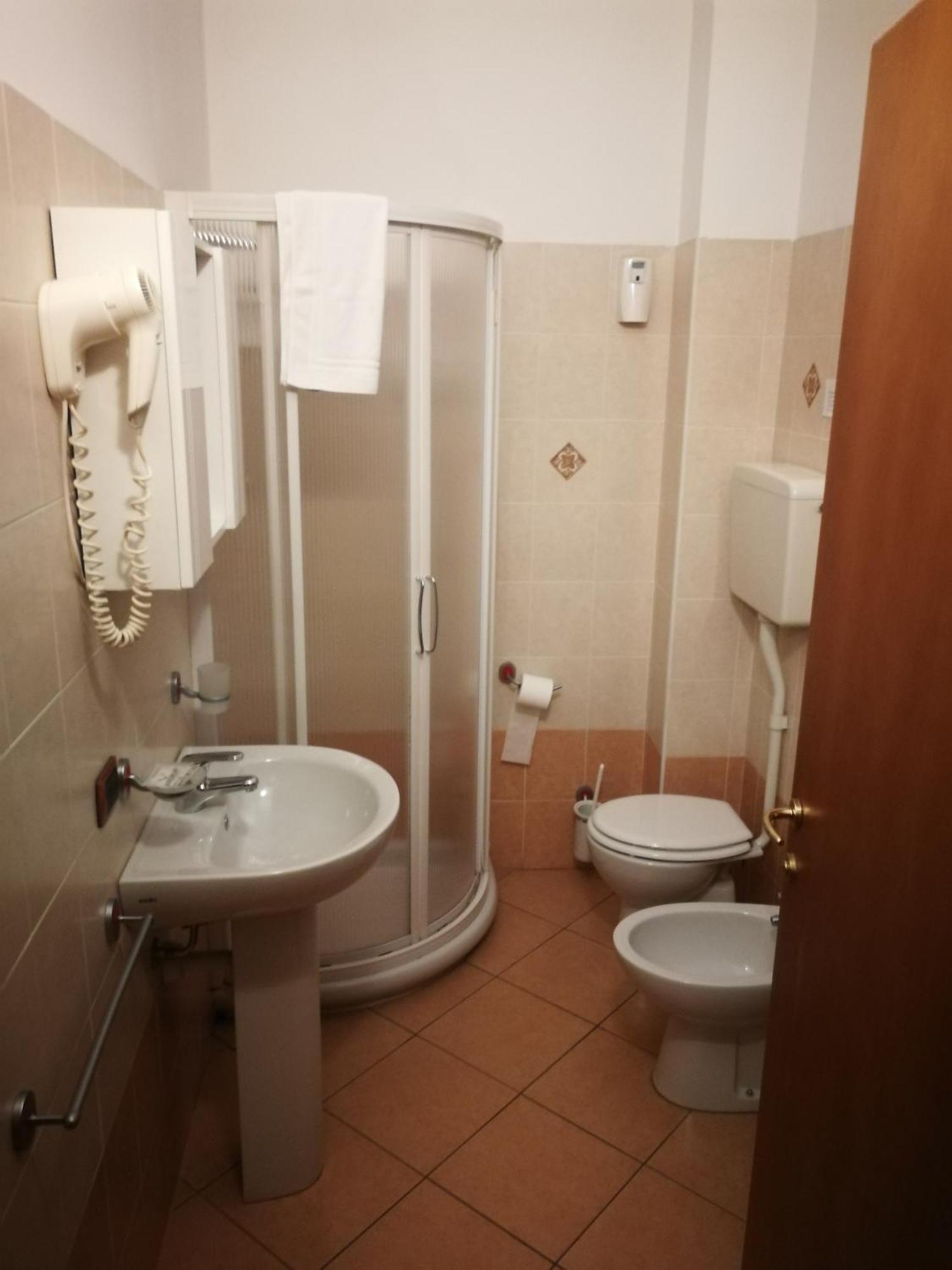Albergo Della Stazione Cairo Montenotte Habitación foto