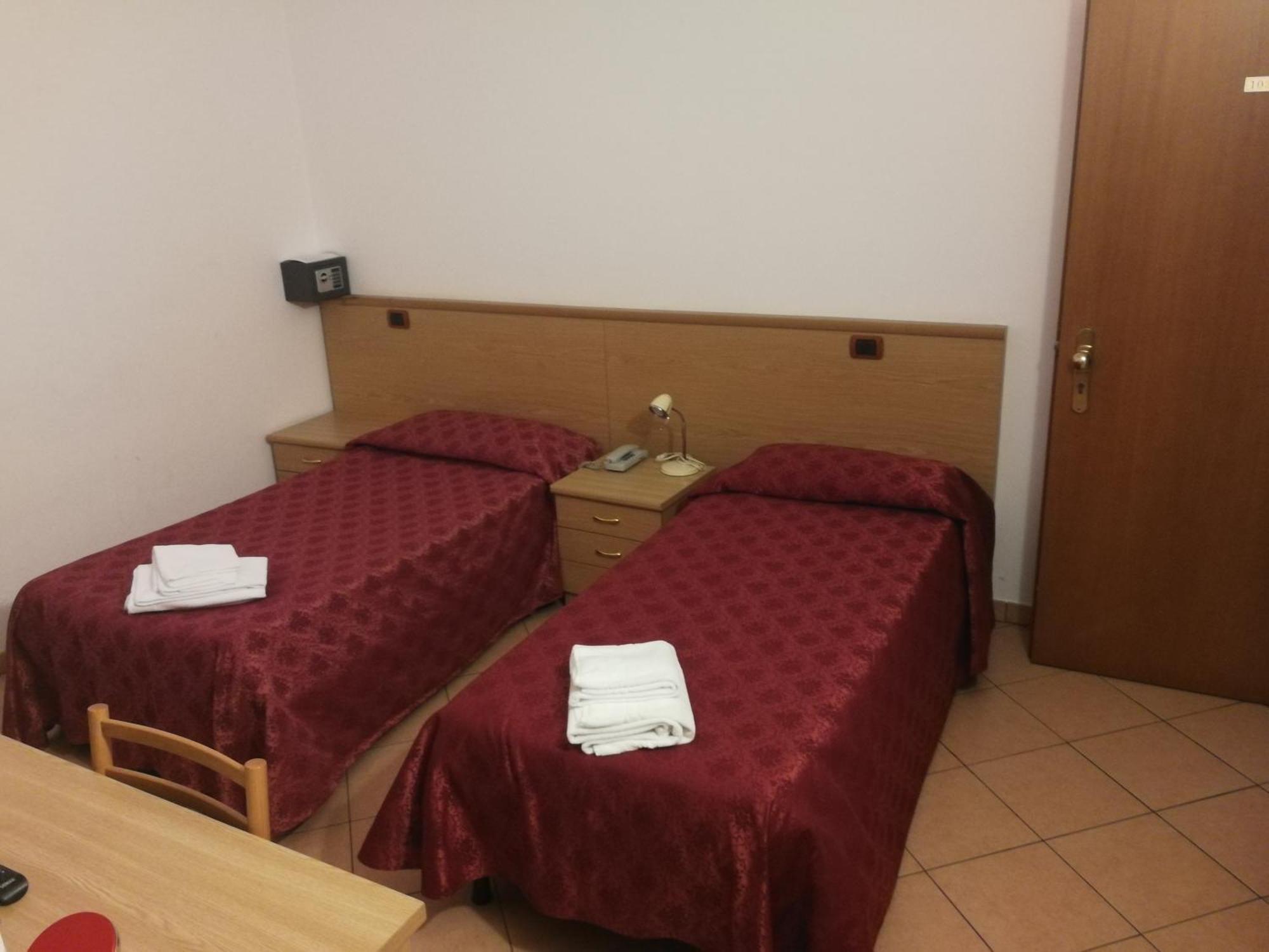 Albergo Della Stazione Cairo Montenotte Habitación foto